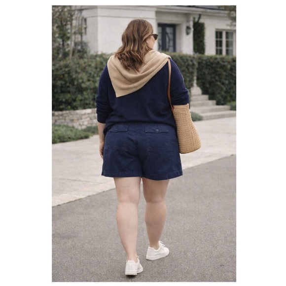 3/$30 GAP‎ Girlfriend Chino Shorts Navy Blue Sz 20 Plus Cotton blend Bermuda - Picture 4 of 10